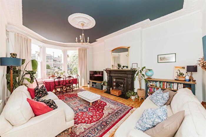2 Bedroom Flat For Sale In Westbury Road | Henleaze, BS9