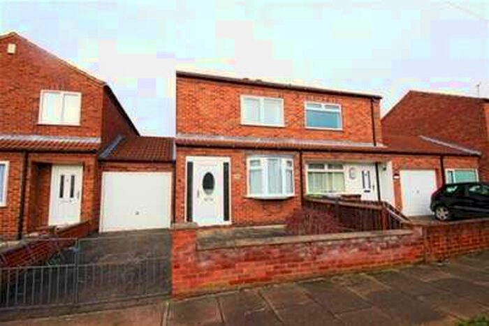 2 Bedroom Semi-Detached House To Rent In Fourth Avenue, York, YO31