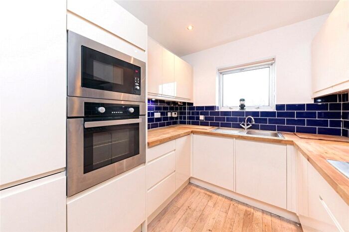 2 Bedroom Flat To Rent In Octagon Court, Rotherhithe Street, SE16