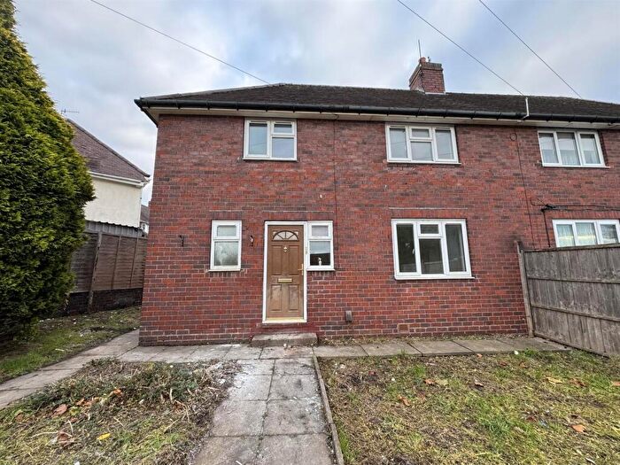 3 Bedroom Semi Detached House To Rent In Tiled House Lane, Brierley Hill, DY5