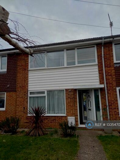 3 Bedroom Terraced House To Rent In Birch Road, Godalming, GU7