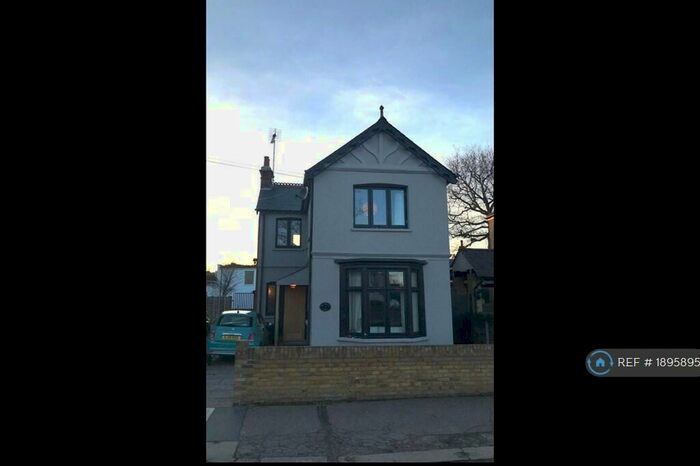 3 Bedroom Detached House To Rent In Station Road, Leigh-On-Sea, SS9