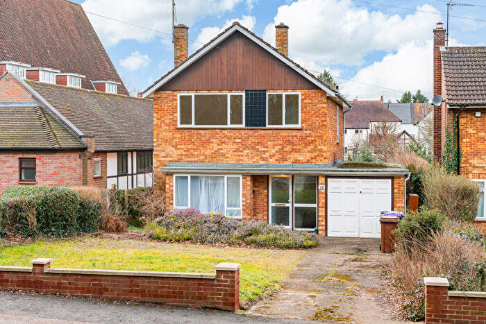 3 Bedroom Detached House For Sale In London Road, Hertfordshire, Knebworth, SG3