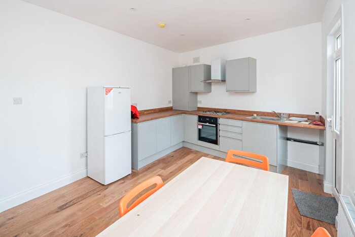 3 Bedroom End Of Terrace House To Rent In Queen Elizabeth Road, Walthamstow, E17