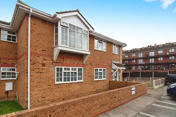 1 Bedroom Flat For Sale In Victoria Road, Southend-On-Sea, SS1