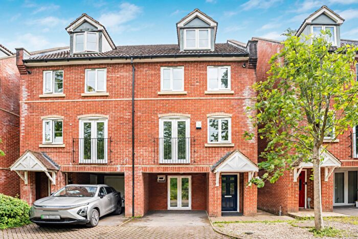 5 Bedroom Semi-Detached House For Sale In Little Mill Court, Stroud, GL5