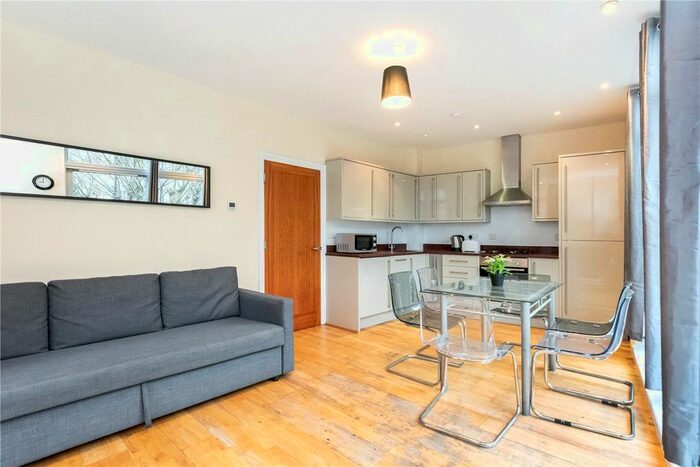 2 Bedroom Flat To Rent In Mount Pleasant, London, WC1X