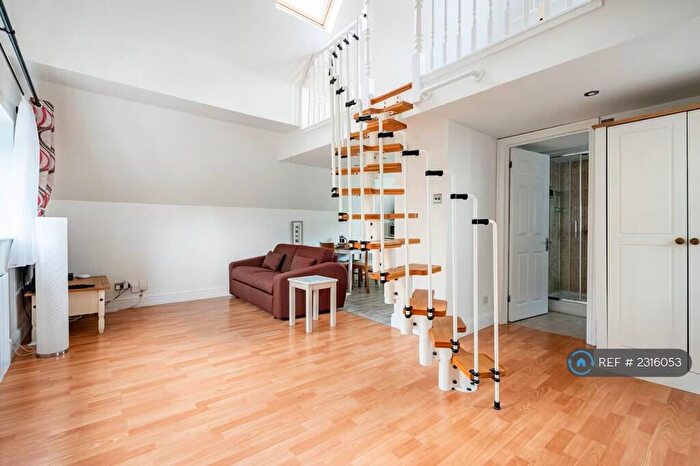 1 Bedroom Flat To Rent In Downs Hill, Beckenham, BR3