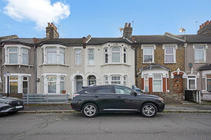 1 Bedroom Flat To Rent In St Marys, Plaistow, E13