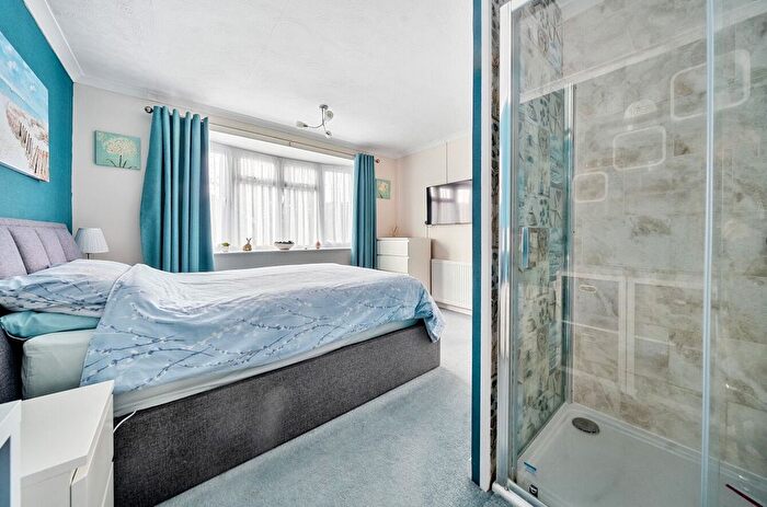 3 Bedroom Bungalow For Sale In Nicholas Road, Langley, Southampton, Hampshire, SO45