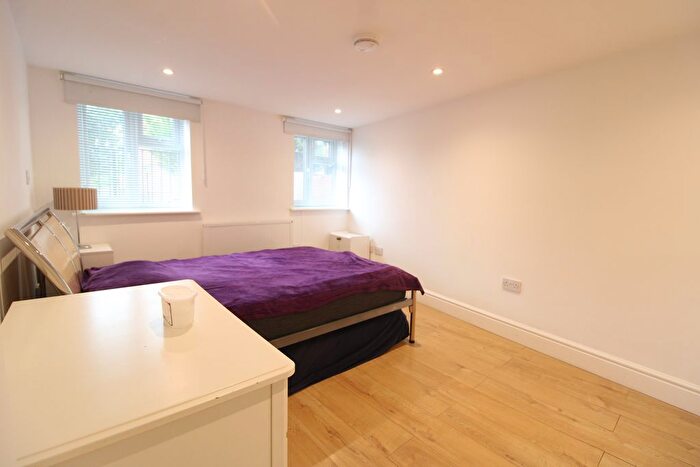 2 Bedroom Flat To Rent In London, W3