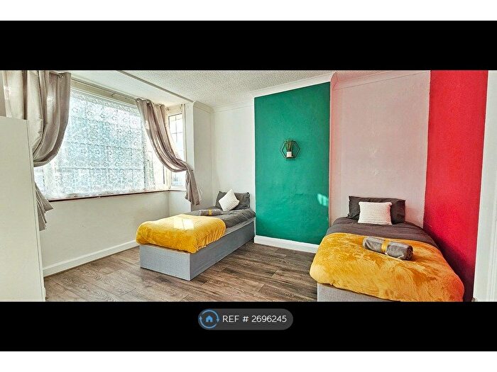 4 Bedroom Semi Detached House To Rent In Church Road, Ilford, IG2