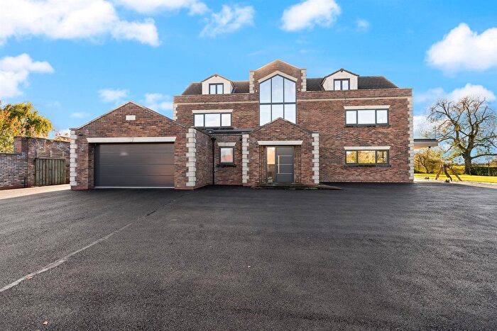 5 Bedroom Detached House For Sale In The Village, Earswick, York, YO32