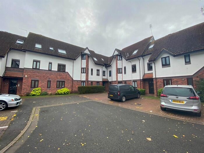 2 Bedroom Flat To Rent In Wren Drive, West Drayton, UB7