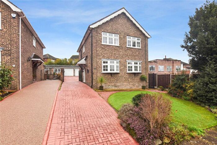 3 Bedroom Detached House For Sale In Ridgecroft Close, Bexley, DA5