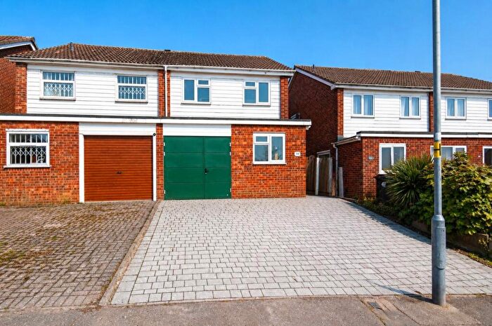 3 Bedroom Semi Detached House For Sale In Cunningham Way, Bilton, Rugby, CV22