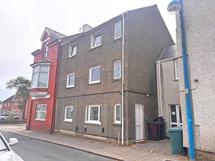 2 Bedroom Flat To Rent In C, Queen Street, Pembroke Dock, Pembrokeshire, SA72