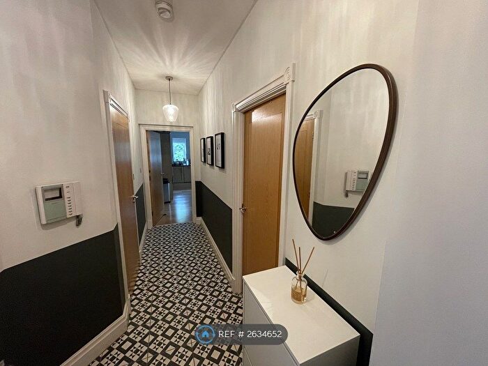 2 Bedroom Flat To Rent In Brentwood Court, Eccles, Manchester, M30