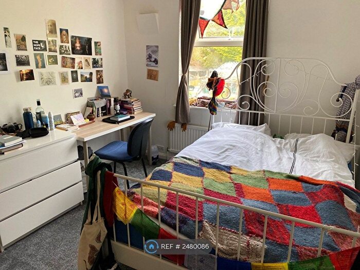 4 Bedroom Semi-Detached House To Rent In Stretten Avenue, Cambridge, CB4