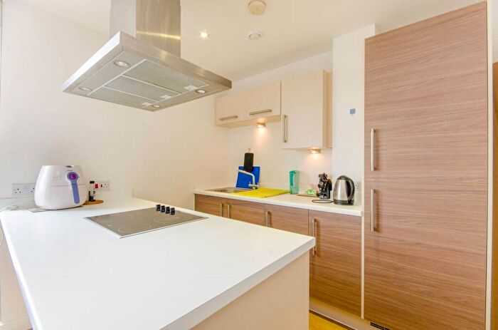 1 Bedroom Flat To Rent In Casson Apartments, Poplar, London, E14