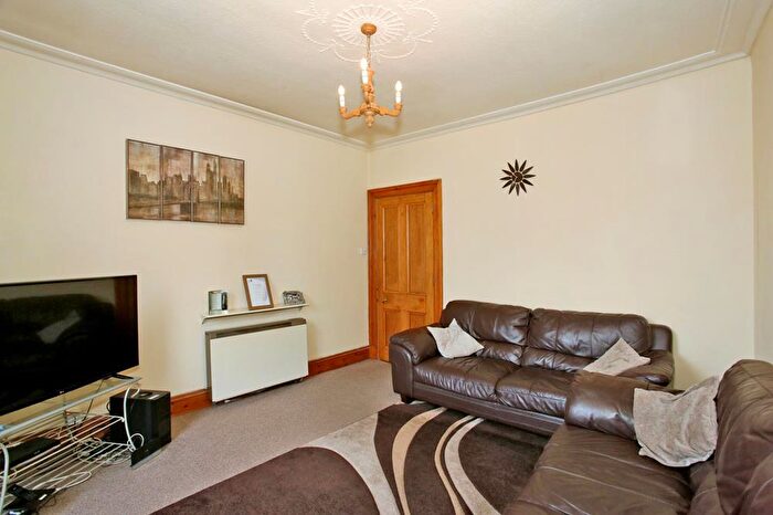 1 Bedroom Flat To Rent In Skene Square, Flat, Second Floor Left, AB25