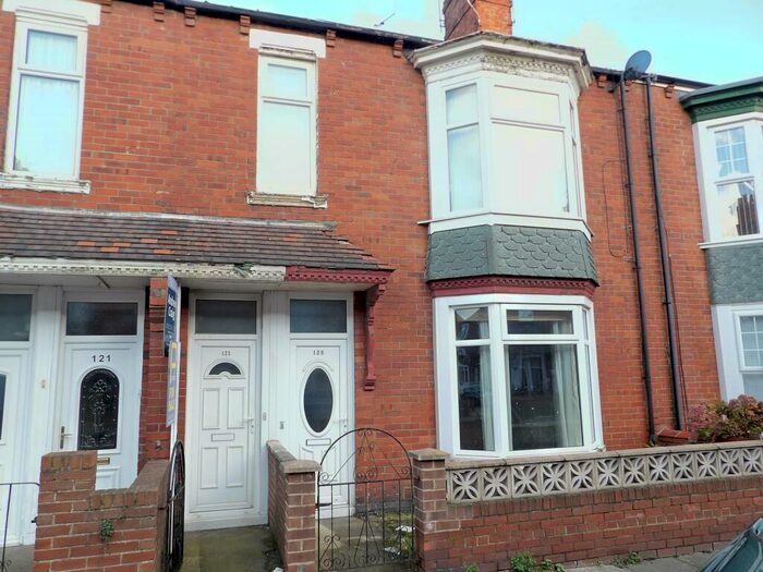 2 Bedroom Flat To Rent In Talbot Road, West Harton, South Shields, Tyne And Wear, NE34