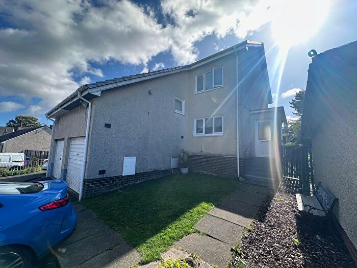 3 Bedroom Semi-Detached House To Rent In Phoenix Place, Elderslie, Johnstone, PA5