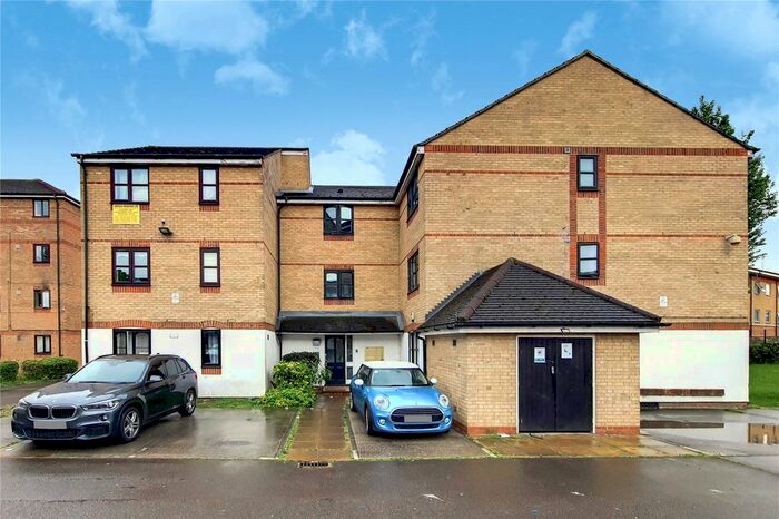 1 Bedroom Flat To Rent In Cherry Blossom Close, Palmers Green, London, N13