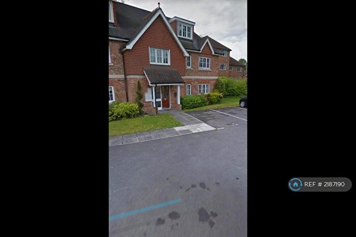 2 Bedroom Penthouse To Rent In Bardeen Place, Bracknell, RG12