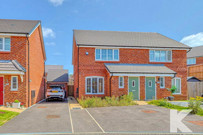 3 Bedroom Semi-Detached House For Sale In Moor Farm Close, Chadderton, Oldham, OL9