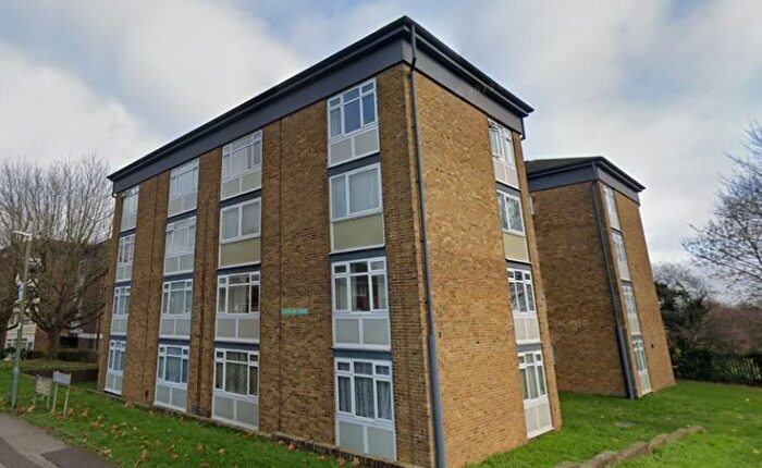 2 Bedroom Flat To Rent In Cleveland House, Woodford Road, ME16