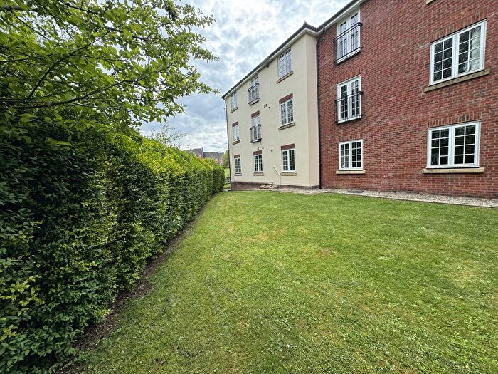 2 Bedroom Flat For Sale In Hardwick Hall Way, Daventry, NN11