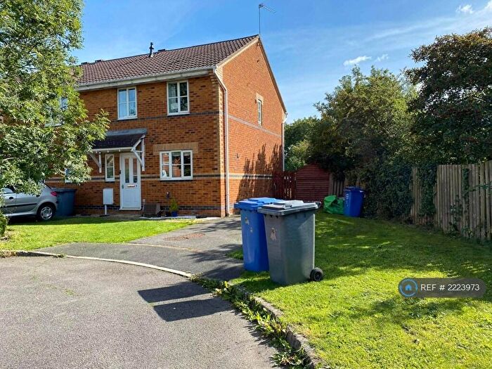 3 Bedroom End Of Terrace House To Rent In Redgrave Close, Kettering, NN15