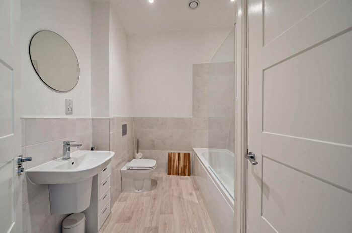 1 Bedroom Flat For Sale In North Eastern Chambers, Station Square, Harrogate, North Yorkshire, HG1