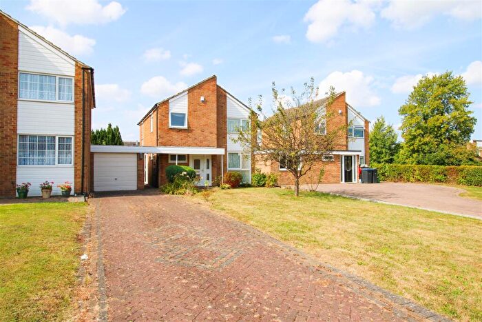 3 Bedroom Detached House For Sale In Paddock Mead, Harlow, CM18