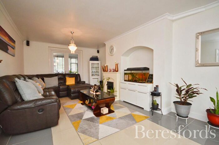 3 Bedroom Terraced House For Sale In Green Lane, Dagenham, RM8