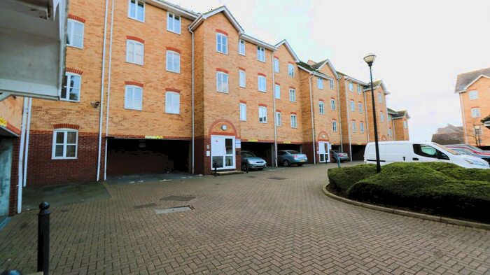 1 Bedroom Flat To Rent In Timber Court, Grays, RM17