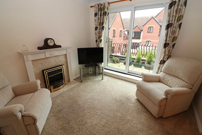 2 Bedroom Retirement Property For Sale In The Cloisters, Rectory Road, Rushden, NN10