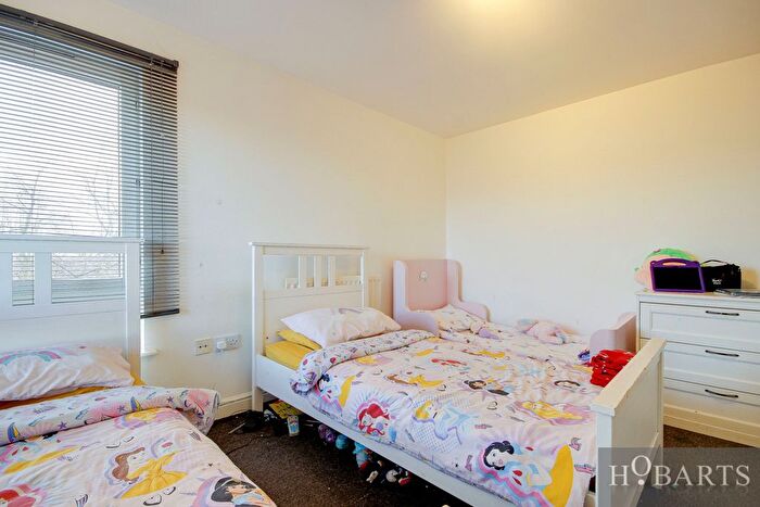 2 Bedroom Flat For Sale In Winkfield Road, Crown Close, N22
