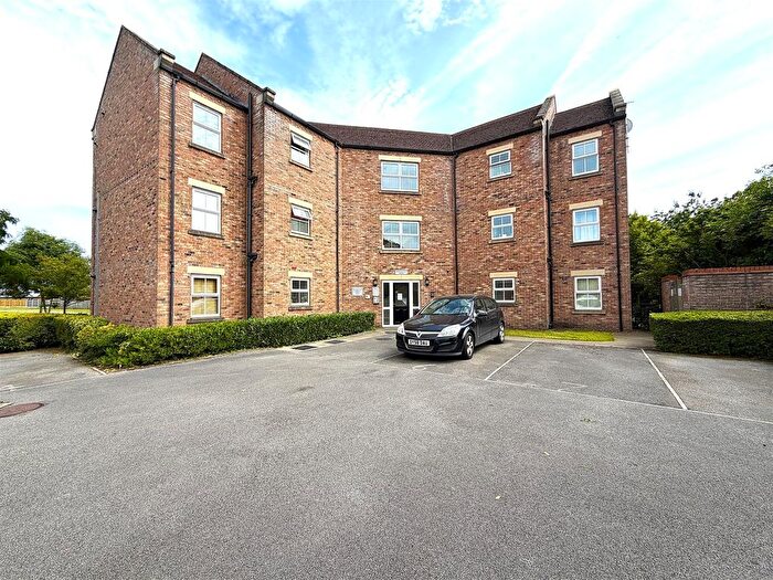 1 Bedroom Flat For Sale In Larch Road, Selby, YO8