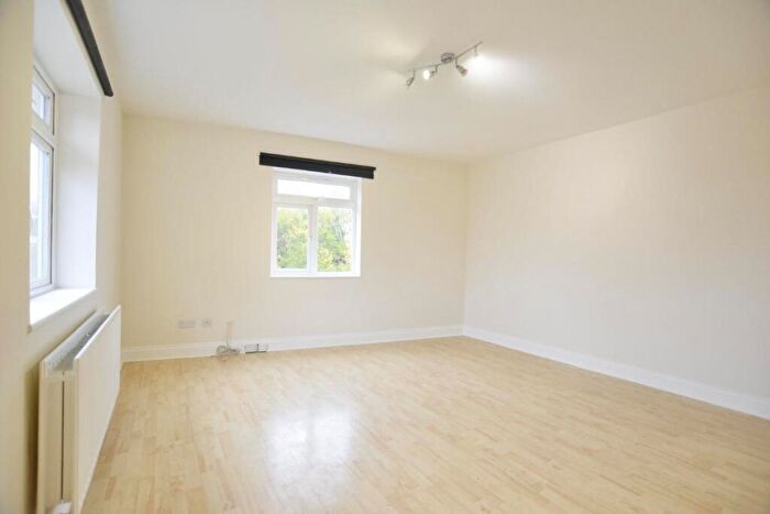 2 Bedroom Flat To Rent In Pond Road, West Ham, E15