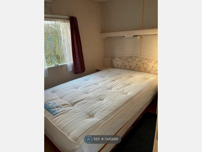 2 Bedroom Mobile/park Home To Rent In Commonfield Lane, Wokingham, RG40