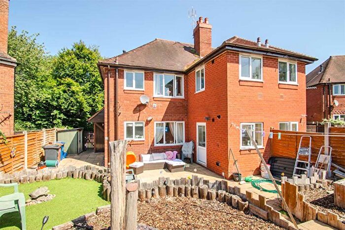 1 Bedroom Maisonette For Sale In Crane Field, Lichfield, WS13