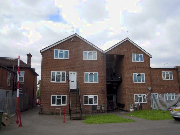 2 Bedroom Flat To Rent In Shirley Road, Southampton, Hampshire, SO15