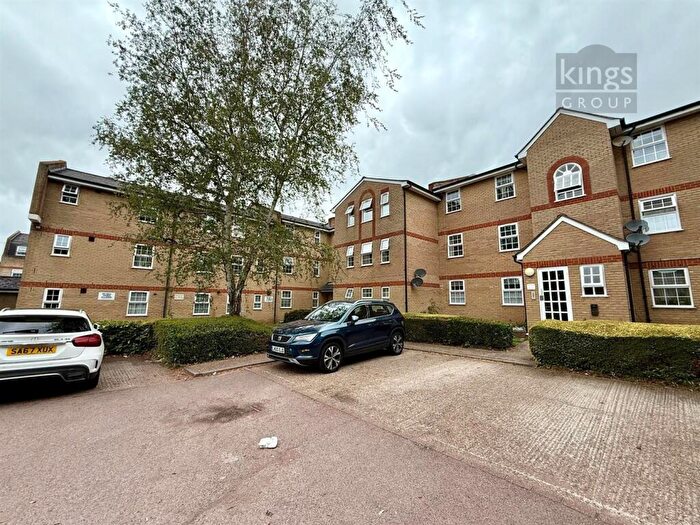 2 Bedroom Flat To Rent In Howard Close, Waltham Abbey, EN9