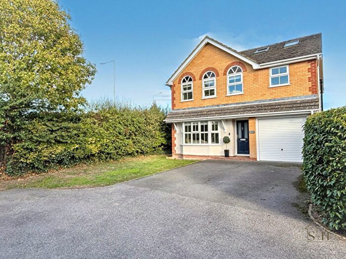 5 Bedroom Detached House For Sale In Farrers Walk, Kingsnorth, TN23
