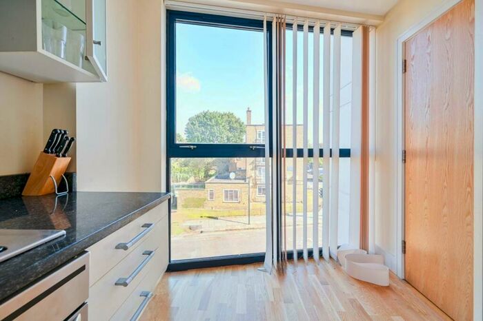 2 Bedroom Flat To Rent In Downham Road, Hackney, London, N1