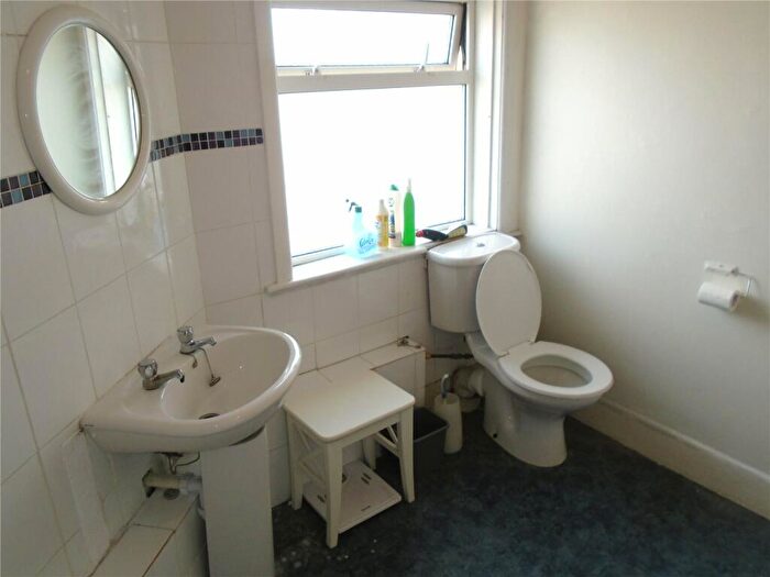 5 Bedroom Semi-Detached House To Rent In Arnold Road, Southampton, Hampshire, SO17