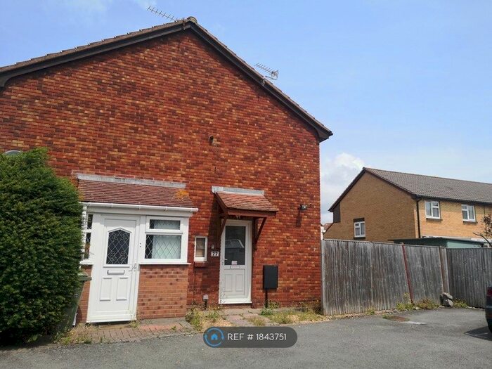 1 Bedroom Terraced House To Rent In Lidiard Gardens, Southsea, PO4