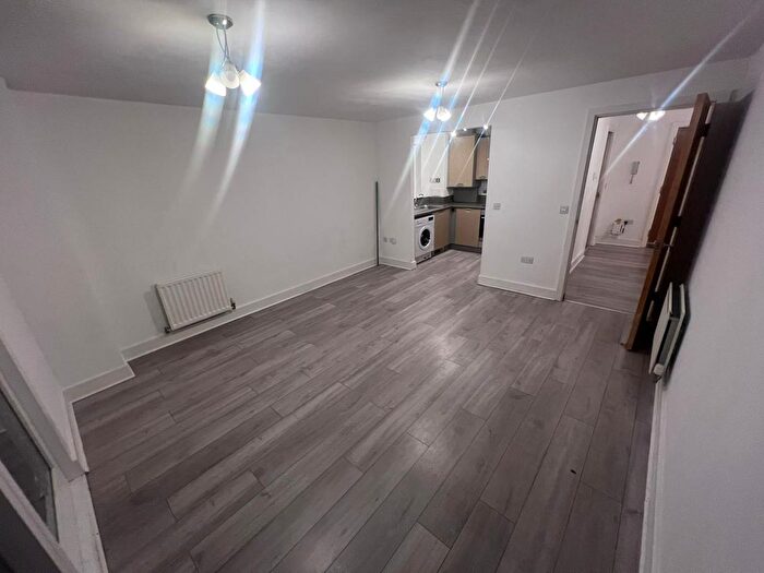 2 Bedroom Flat To Rent In Alfred Knight Way, Edgbaston, Birmingham, B15